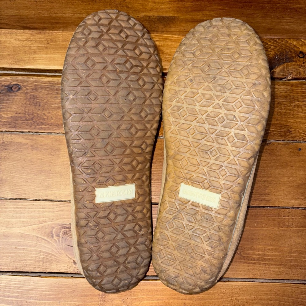 Minnetonka Suede Mule Slippers Mens 12 Tan 41011 Faux Fur Lined Slip On Scuff - Picture 6 of 7